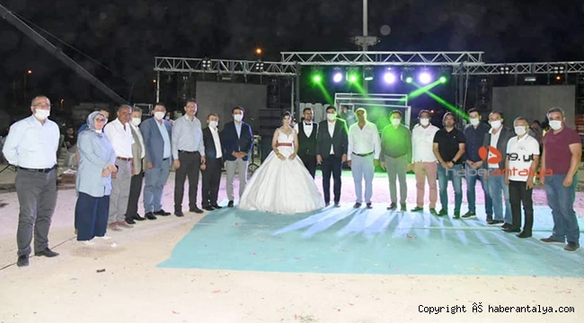 AK Parti'li Urlu'nun mutlu günü