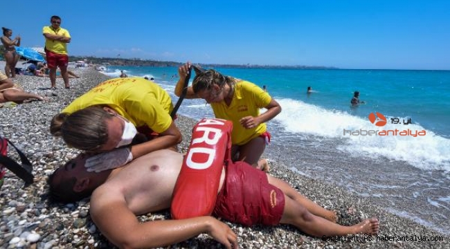 Antalya sahillerinde 'cankurtaran' mesai