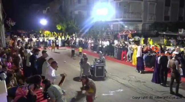 Antalya'da sokak düğünleri hız kesmiyor