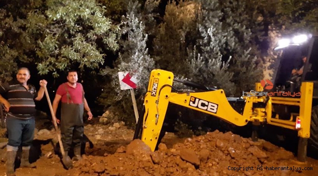Asfalt altında kalan içme suyu hattı yenilendi