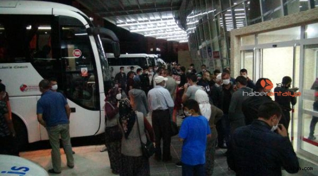 Asker uğurlamada sosyal mesafe unutuldu