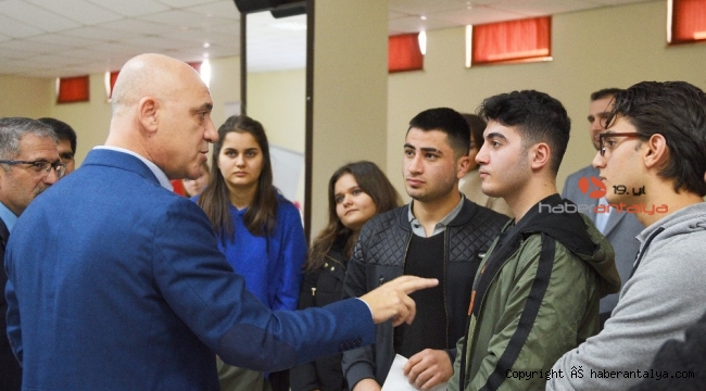 Başkan Bahar'dan gençlere tavsiyeler