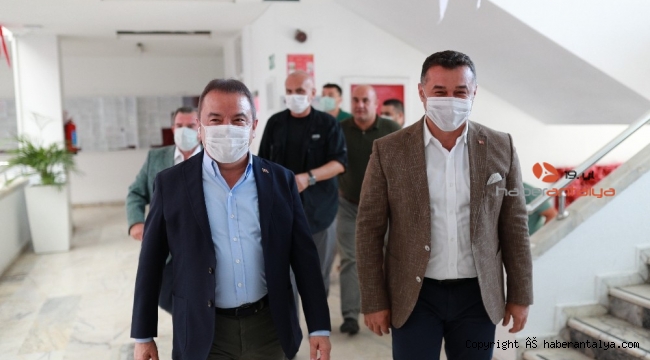 Başkan Böcek Alanya temaslarına başladı