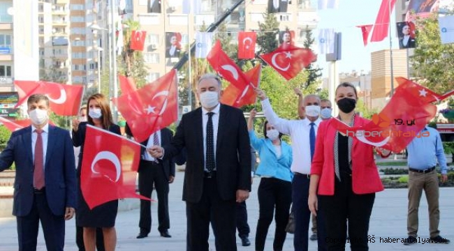 Büyükşehir Belediyesi'nde Zafer Bayramı kutlaması