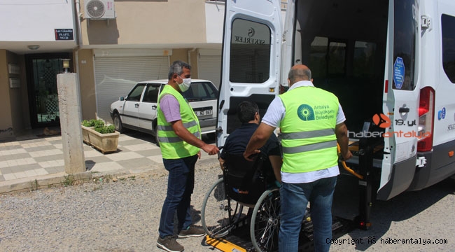 Büyükşehir'in Engelsiz Hizmet Aracı yüz güldürüyor