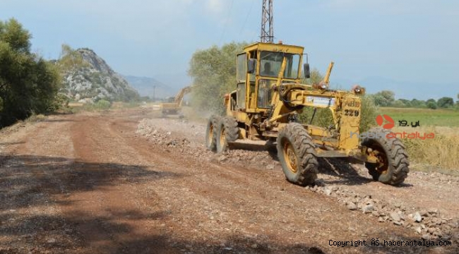 Döşemealtı Bıyıklı- Kırkgöz yolu yapılıyor