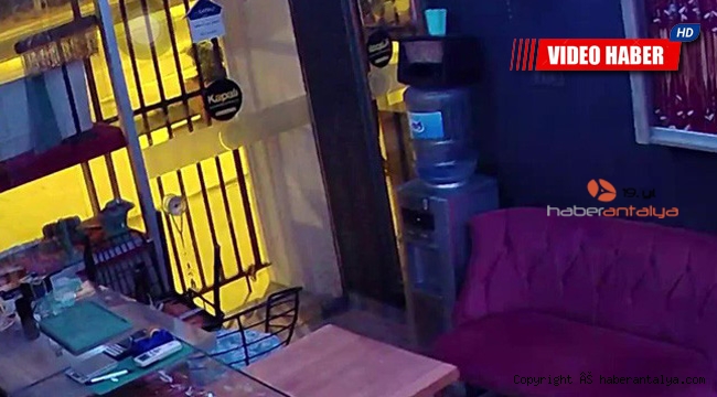 Hırsızlık için herşeyi yaptı, 8 bin liralık tesbih ve bileklik çaldı