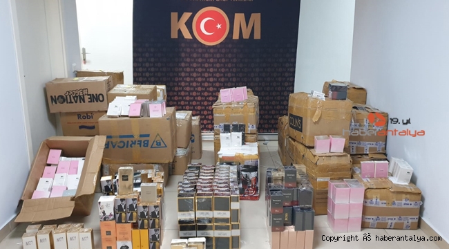 Kamyonetten kaçak parfüm çıktı