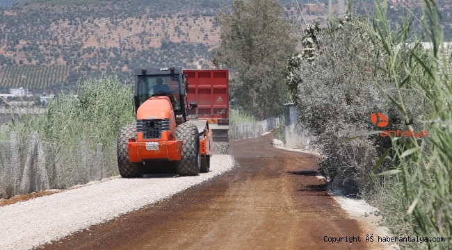 Kaş'ta 11 km'lik yolda asfalt çalışması