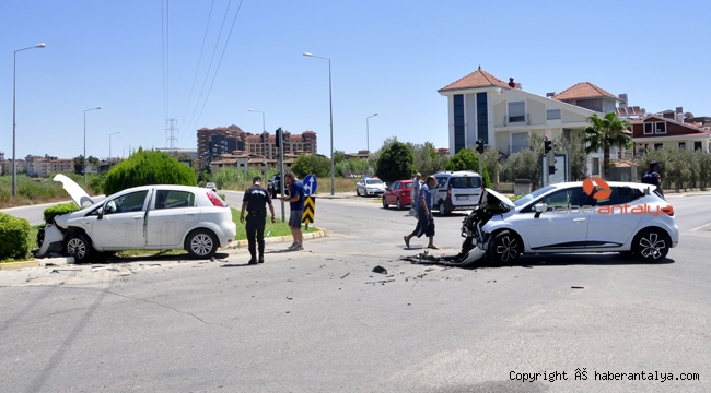Manavgat'ta kaza: 2 yaralı