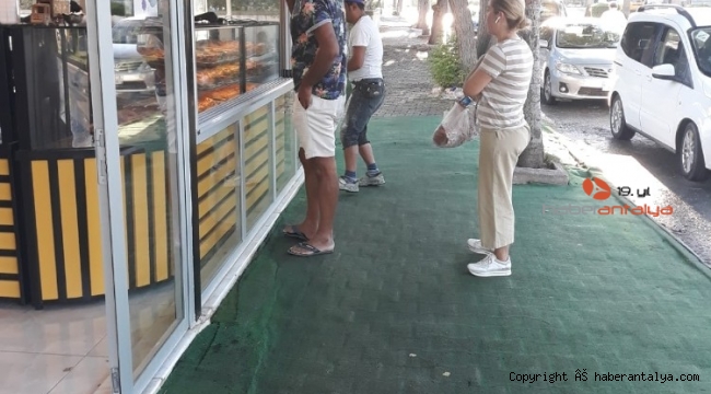Milletvekili Çokal, simit sırasına girdi