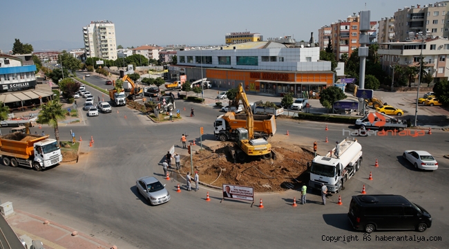 Muratpaşa’da kavşak çalışmaları yapılıyor