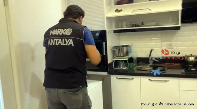 Mutfakta polis operasyonu !