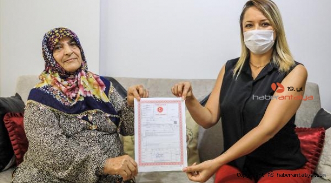 Örnek davranış ! Saçını süpürge edip aldığı evini bakın ne yaptı ?