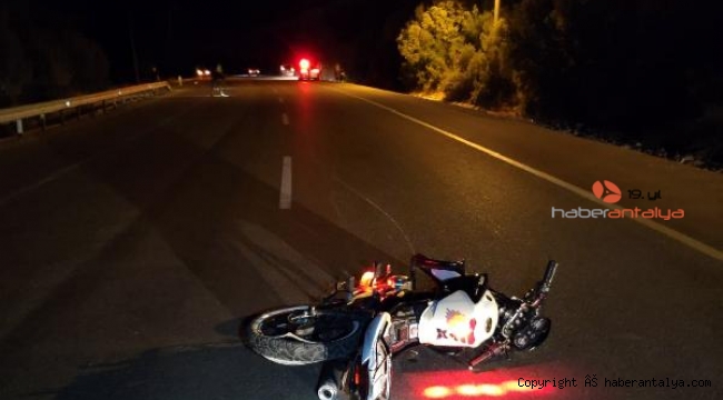 Park halindeki motosiklete çarptı ; 1 ağır yaralı