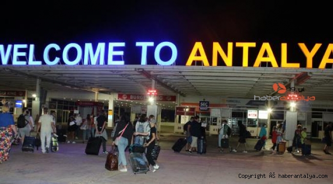 Rusya'dan Antalya'ya siftah 519 yolcuyla yapıldı