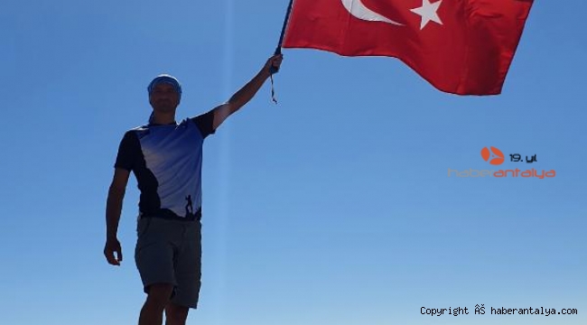 Tunç Dağı zirvesinde bayrak açtılar