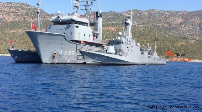 Türk gemileri Demre'den ayrıldı, Yunan fırkateyni Meis'e döndü