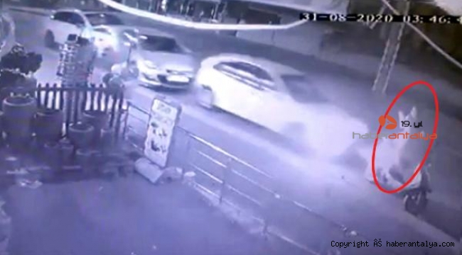 Ukraynalı kadının motosikletten savrulduğu kaza kamerada