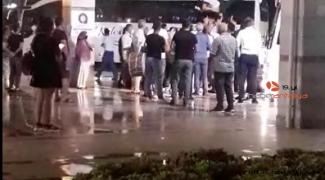 Yine,yeni,yeniden ! Asker uğurlamasında sosyal mesafe hiçe sayıldı