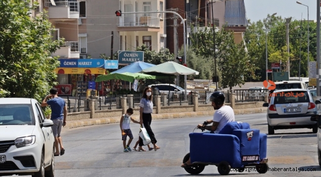 Yürüyen koltuk görenleri şaşırtıyor