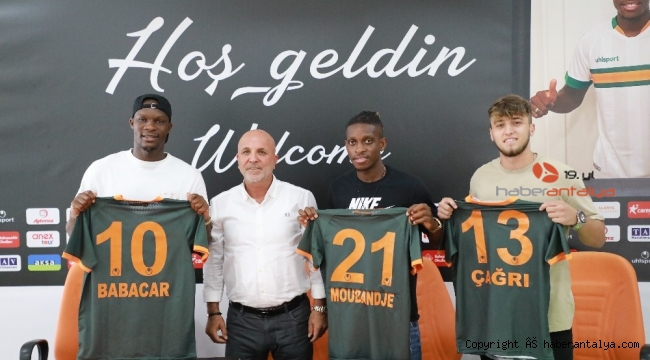 Alanyaspor'da 3 imza birden