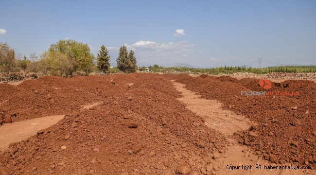 Antalya Orman Çiftliği'ne terra-rossa toprağı