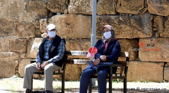 Antalya'da 65 yaş üstü vatandaşlara kısıtlama getirildi !