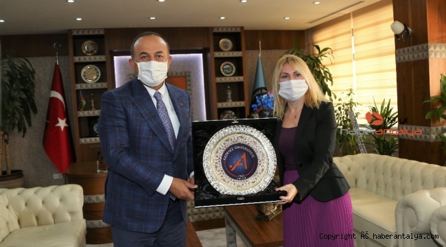Dışişleri Bakanı Çavuşoğlu'ndan AÜ projelerine tam destek sözü