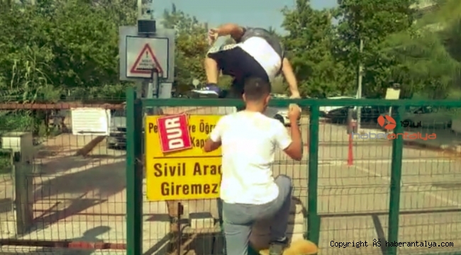 İlginç görüntüler. Bakın KPSS sınavına nasıl girdiler ?