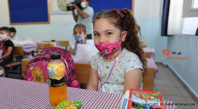 Kepez'den 17 bin 258 öğrenciye portakal suyu