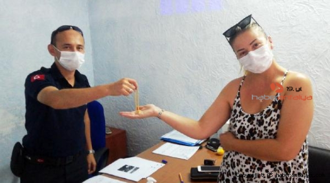 Konyaaltı Zabıtası'ndan örnek davranış