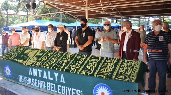 Naci Uğural'a son görev