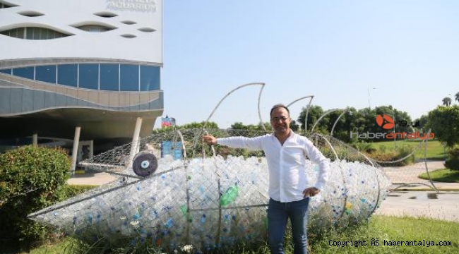 Plastik atıklarla orfoz figürü