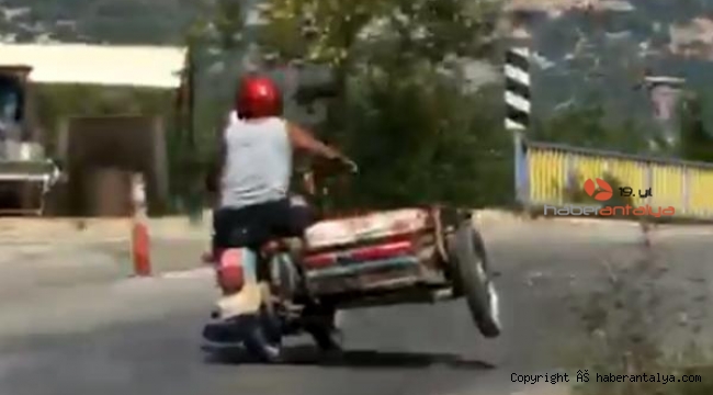 Sepetli motosikletle tehlikeli yolculuk