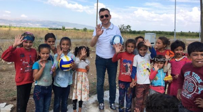 Validen maske ve sosyal mesafeyi unutan milli eğitim müdürüne uyarı !