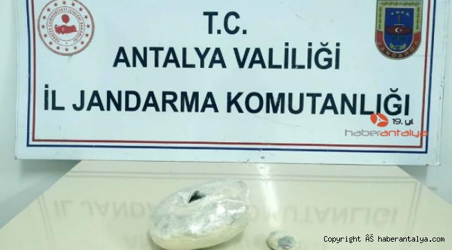 1 kilo esrarla yakalandı