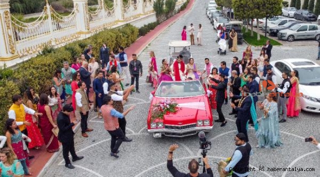 Antalya, Hint düğünleri için gün sayıyor