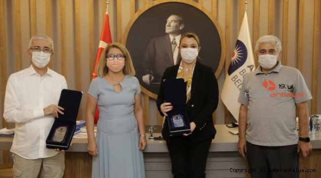 Antalya Tabip Odası'ndan Büyükşehir'e afiş teşekkürü