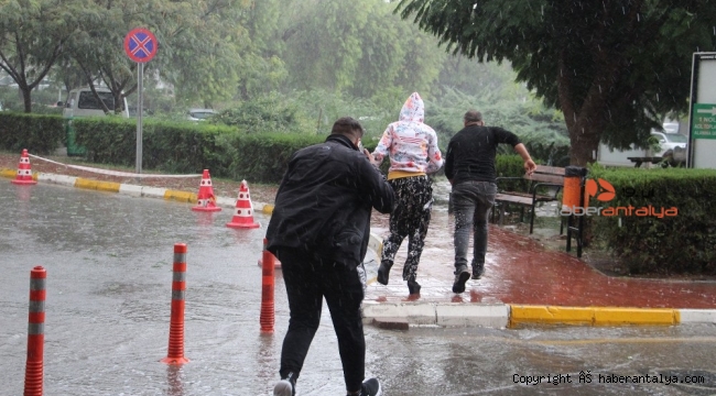 Antalya'da dolu yağışı !