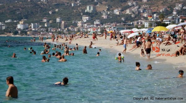 Antalya'da ekimde deniz keyfi