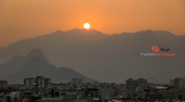 Antalya'da gün batımı güzelliği