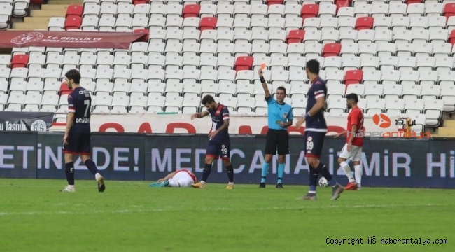 Antalyaspor'a son 2 haftada 3 kırmızı kart