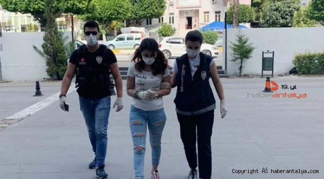 Hassas terazi sütyeninden çıktı