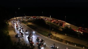 Mobil fener alayı Antalya'yı aydınlattı