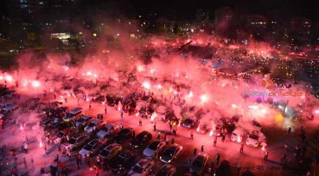 Muratpaşa'da 29 Ekim kutlamasında muhteşem tablo