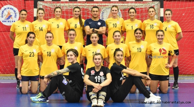 Paşanın Melekleri evinde sahaya çıkıyor