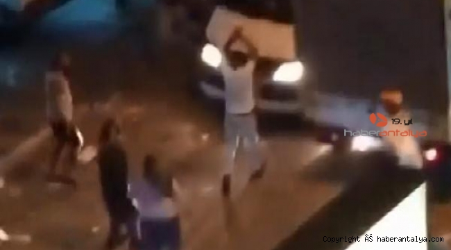 Pazarcı, tartıştığı kişinin kamyonetine demir çubukla saldırdı