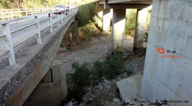 Üzümdere Irmağı yağış bekliyor