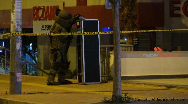 2 metrelik müzik kutusu polisi alarma geçirdi !